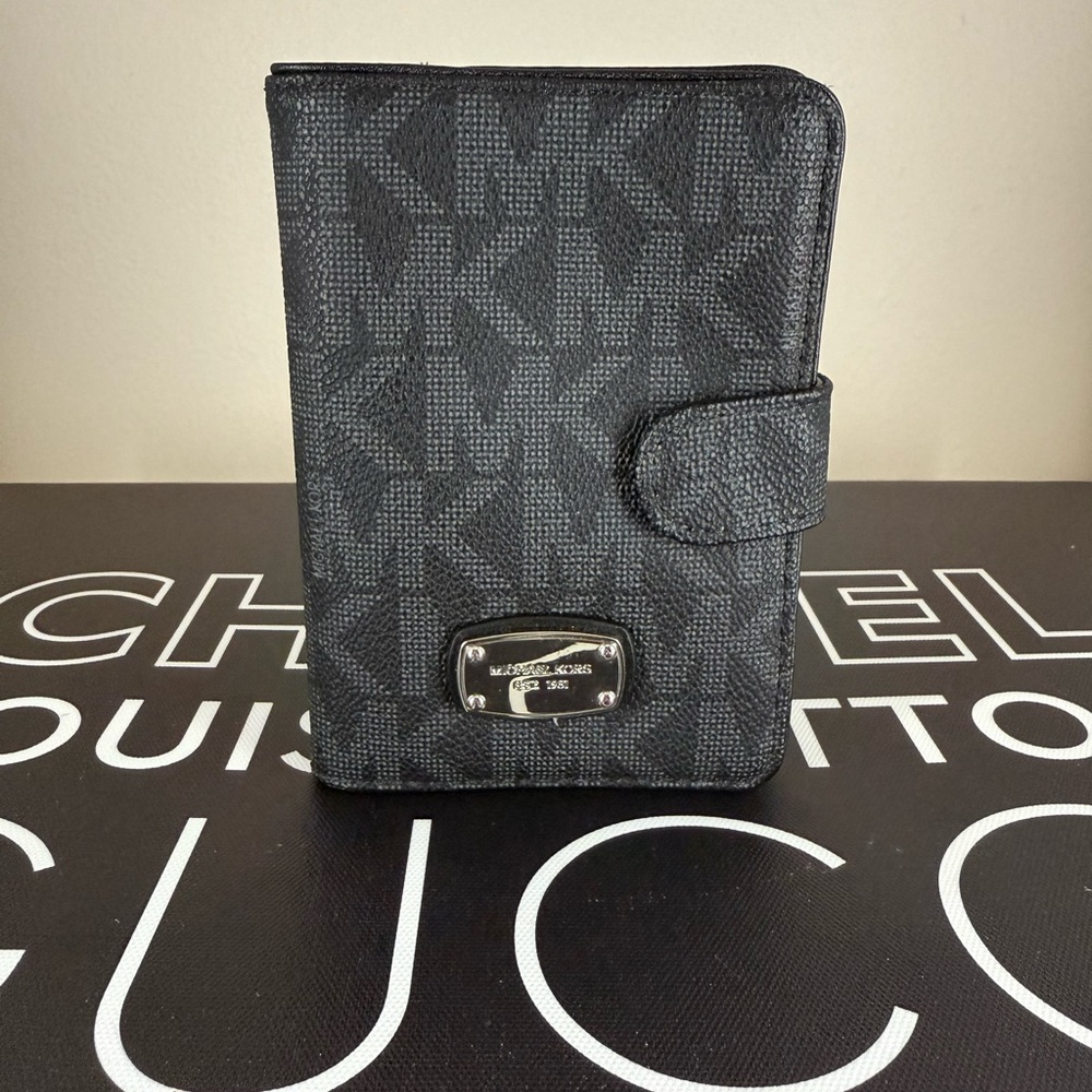 NWOT Michael Kors Black Wallet